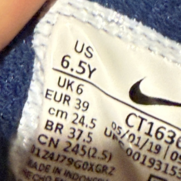 NIKE White and Red High-Top Sneakers - Picture 5 of 5